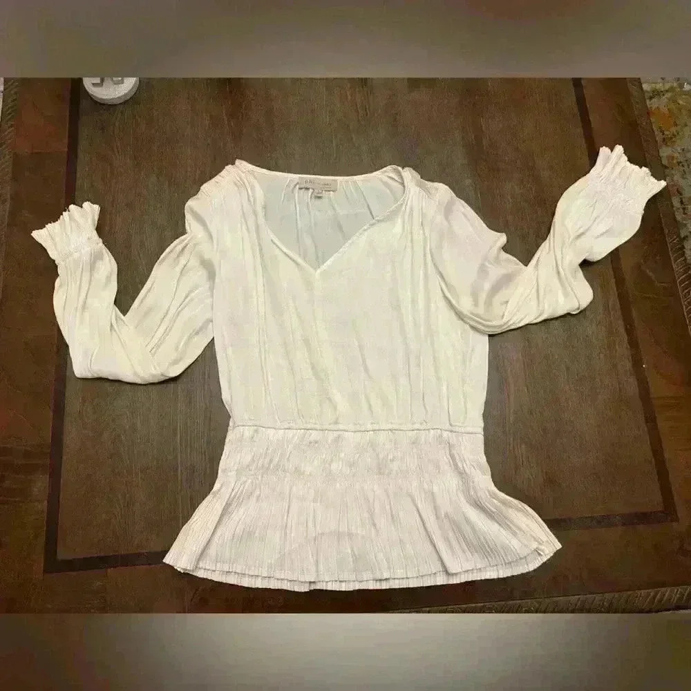 Philosophy womens /juniors lightweight shirt Size Large